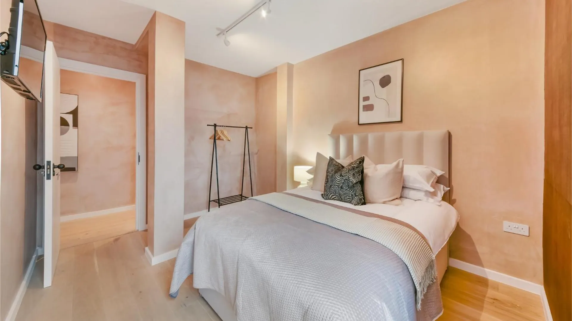 Beautiful Flat In Hipster Hackney Very Spacious! London Apartment